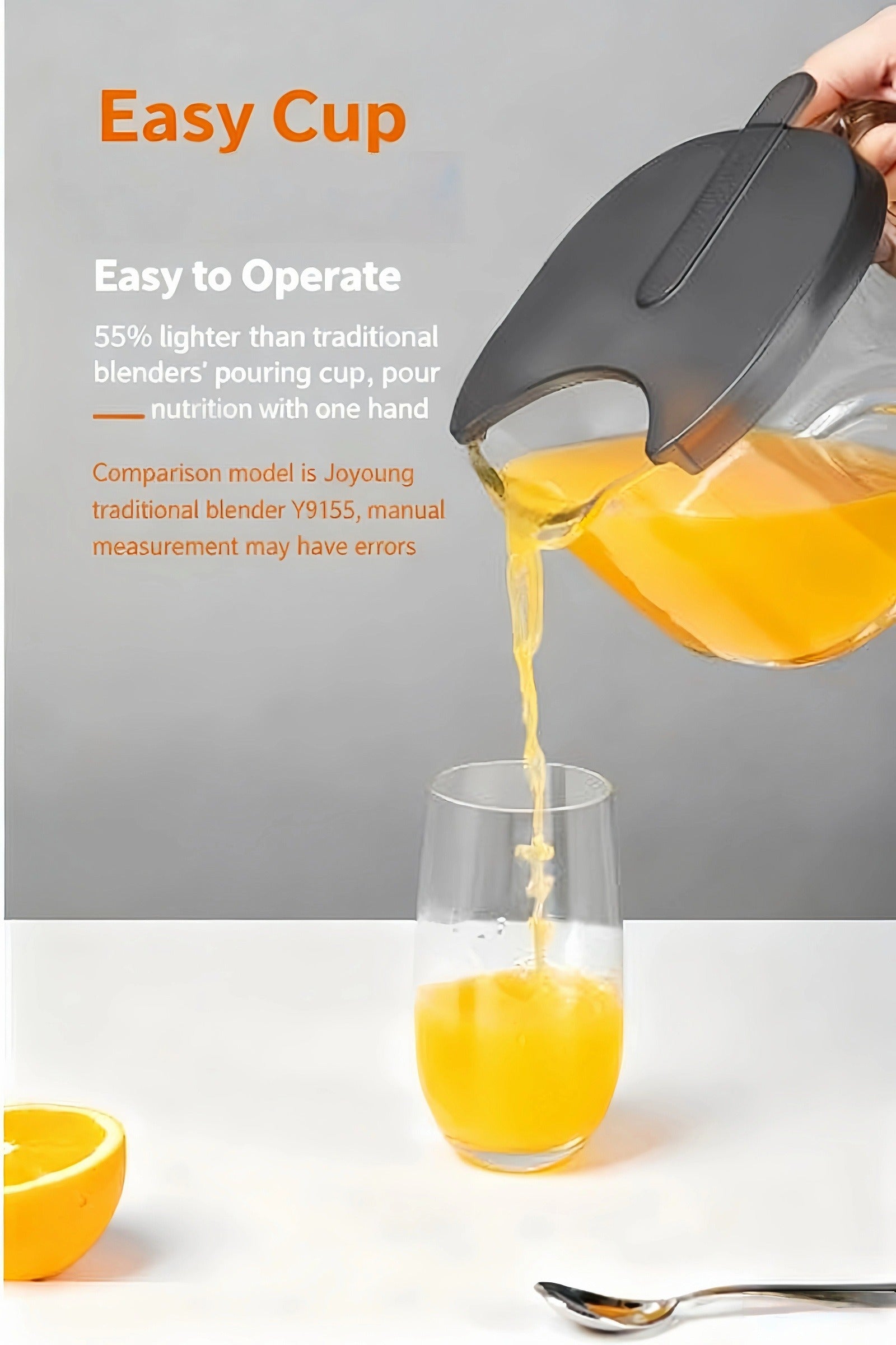  A hand easily pouring juice from the Joyoung Y3's lightweight pitcher into a glass, showcasing the easy-to-operate design for one-handed pouring.
